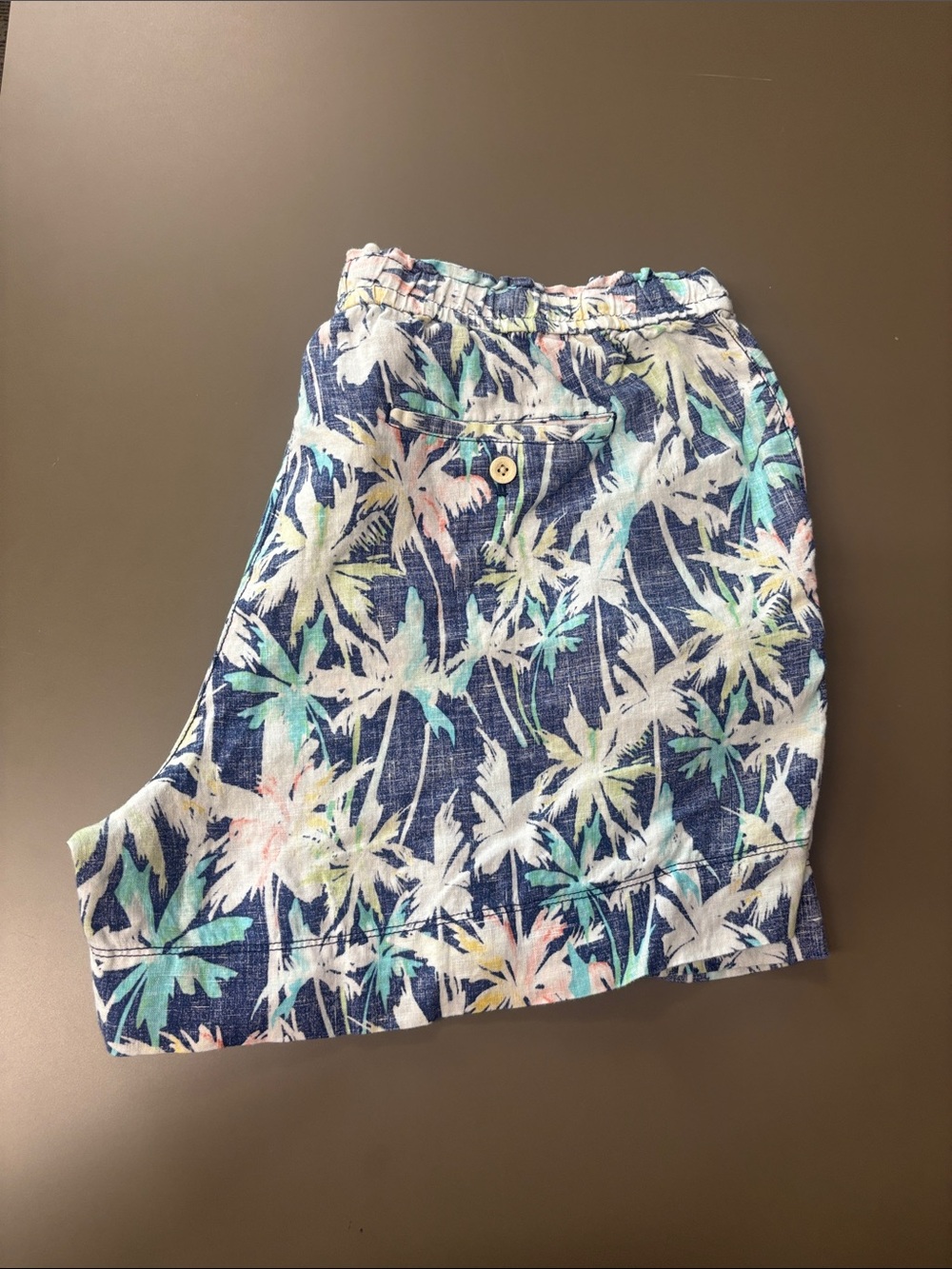 Tommy Bahama Blue Tropical Palm Print Women’s Shorts - Picture 2 of 4